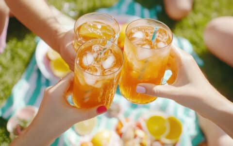 Beat the Heat Without Hurting Your Teeth: Summer Drink Smarts